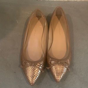 Super Cute Banana Republic leather Flats